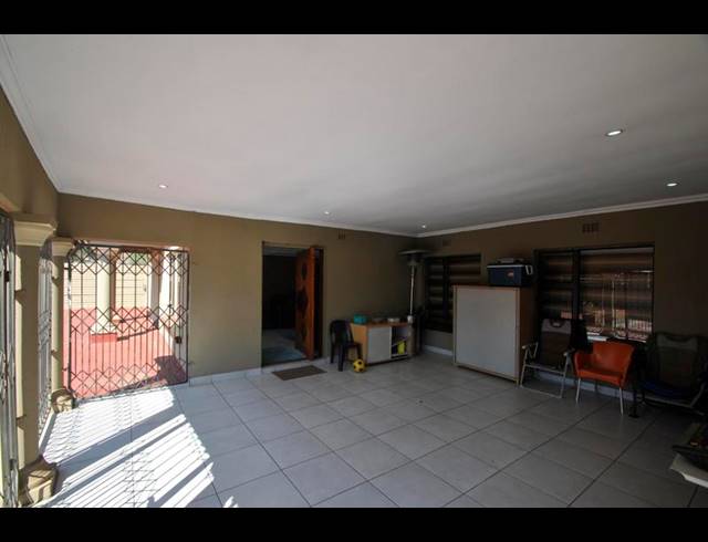 5 BEDROOM HOUSE FOR SALE IN EDEN PARK